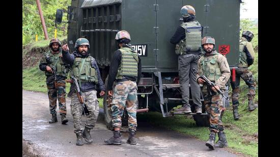 Earlier two infiltrators were gunned down near the LoC at Machil sector on May 3. (Representational Photo (HT File) )