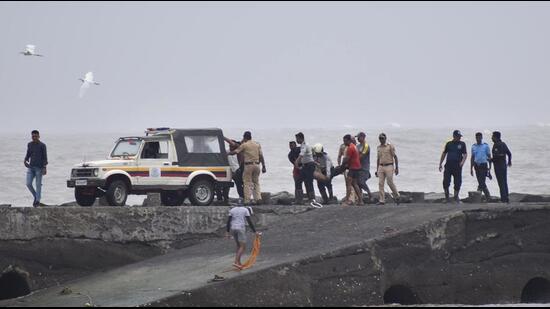 Mumbai, India - June 13, 2023: Body of one of the four teenaged boys who drowned on Monday found after search and rescue operations, at Juhu Koliwada Beach, Santacruz (West), in Mumbai, India, on Tuesday, June 13, 2023.(Photo by Vijay Bate/HT Photo) (HT PHOTO)
