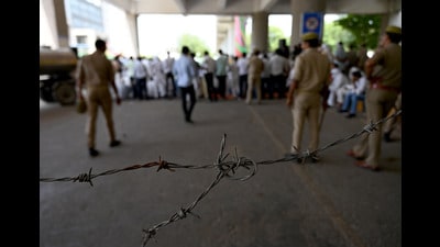 The Bhumi Bachao Sangharsh Samiti (BBSS) had called a ‘Janta Sansad’ three days ago, in which they raised 25 demands. The Bhumi Bachao Sangharsh Samiti (BBSS) had called a ‘Janta Sansad’ three days ago, in which they raised 25 demands.