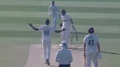 Arshdeep Singh gave Kent a key breakthrough with the dismissal of Jamie Smith (Twitter)