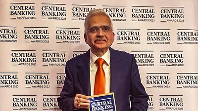 Reserve Bank of India (RBI) Governor Shaktiknata Das poses for photos after receiving the 'Governor of the Year' award by Central Banking, in London, United Kingdom, Tuesday. (PTI) Reserve Bank of India (RBI) Governor Shaktiknata Das poses for photos after receiving the 'Governor of the Year' award by Central Banking, in London, United Kingdom, Tuesday. (PTI)