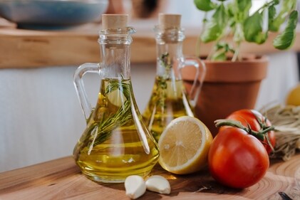 Use Healthy Fats: When cooking, it is important to use healthy fats such as olive oil, avocado oil, and coconut oil. (Pexels) Use Healthy Fats: When cooking, it is important to use healthy fats such as olive oil, avocado oil, and coconut oil. (Pexels)