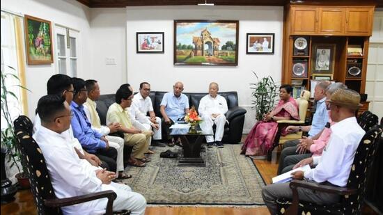 The team submitted a memorandum to the governor to expedite the process of restoring peace in the state. (HT photo)