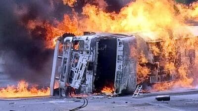 A tanker carrying ethanol burst into flames on the Kunegaon Bridge between Lonavala and Khandala, killing five persons and injuring several others on Tuesday. (HT PHOTO) A tanker carrying ethanol burst into flames on the Kunegaon Bridge between Lonavala and Khandala, killing five persons and injuring several others on Tuesday. (HT PHOTO)