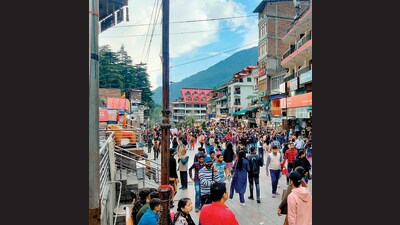 Hill towns like Manali are witnessing heavy footfall of tourists from Delhi-NCR since the mercury has risen. (For representational purposes only) (Photo: Ajay Kumar/ANI) Hill towns like Manali are witnessing heavy footfall of tourists from Delhi-NCR since the mercury has risen. (For representational purposes only) (Photo: Ajay Kumar/ANI)