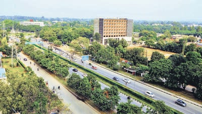 Nearly 1.5 lakh vehicles cross the rotaries of Dakshin Marg and Purv Marg near Tribune Chowk on a daily basis, causing a major bottleneck on the stretch. (HT File) Nearly 1.5 lakh vehicles cross the rotaries of Dakshin Marg and Purv Marg near Tribune Chowk on a daily basis, causing a major bottleneck on the stretch. (HT File)
