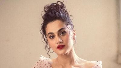 Taapsee Pannu speaks about camps and powerplay in Bollywood. Taapsee Pannu speaks about camps and powerplay in Bollywood.