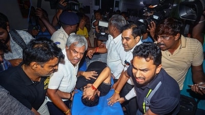 Tamil Nadu minister V Senthil Balaji while being taken to a government hospital after his arrest in connection with a money laundering case, in Chennai. (HT_PRINT) Tamil Nadu minister V Senthil Balaji while being taken to a government hospital after his arrest in connection with a money laundering case, in Chennai. (HT_PRINT)