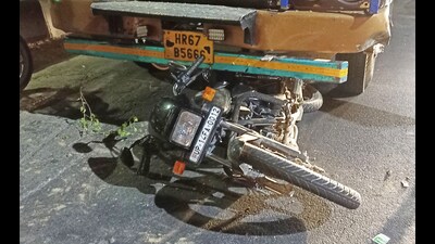 The mangled remains of the bike. (Sakib Ali/HT Photo) The mangled remains of the bike. (Sakib Ali/HT Photo)