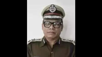 The new officiating U.P. Police DGP Vijaya Kumar shifted to the official residence a few days ago. (HT Photo) The new officiating U.P. Police DGP Vijaya Kumar shifted to the official residence a few days ago. (HT Photo)