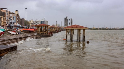A deserted ghat near Dwarkadhish temple ahead of the landfall of Cyclone Biparjoy, in Dwarka. (PTI) A deserted ghat near Dwarkadhish temple ahead of the landfall of Cyclone Biparjoy, in Dwarka. (PTI)