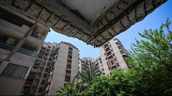 In January, LG VK Saxena asked DDA to dismantle the complex after an IIT-D report deemed it unfit for habitation. (Sanchit Khanna/HT Photo)