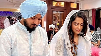 Asees Kaur got engaged to Goldie Sohel in January this year.