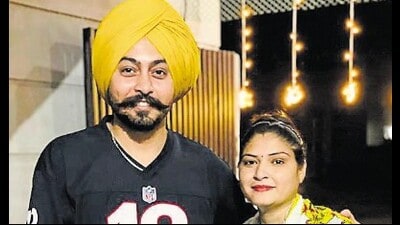Mandeep Kaur along with her husband Jaswinder Singh, accused in the ₹8.49 crore robbery. (HT Photo) Mandeep Kaur along with her husband Jaswinder Singh, accused in the ₹8.49 crore robbery. (HT Photo)