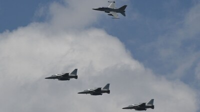 US air force F16 fighter jets fly in formation. (AFP)