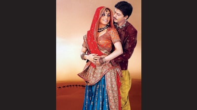 Shah Rukh Khan and Rani Mukherjee in Paheli, which is based on a story by Vijaydan Detha. (Film still)