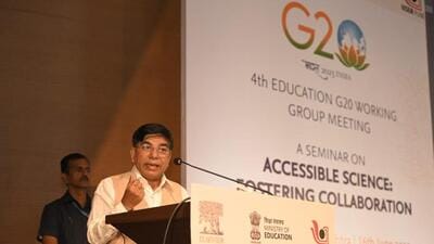 Union minister of state (MoS) for education, Subhas Sarkar speaking during the event in Pune. (HT PHOTO) Union minister of state (MoS) for education, Subhas Sarkar speaking during the event in Pune. (HT PHOTO)