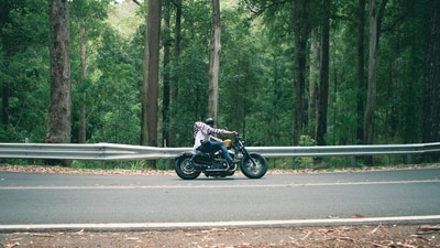 Chennai to Mahabalipuram: Take a coastal ride along the East Coast Road (ECR), enjoying beautiful beaches, ancient temples, and the UNESCO World Heritage site of Mahabalipuram. (Domino on Unsplash) Chennai to Mahabalipuram: Take a coastal ride along the East Coast Road (ECR), enjoying beautiful beaches, ancient temples, and the UNESCO World Heritage site of Mahabalipuram. (Domino on Unsplash)