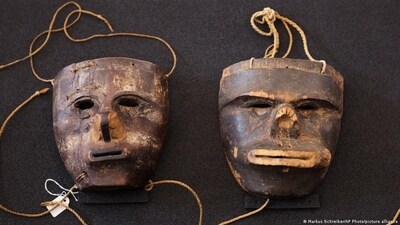 The items were only ever supposed to be handled by priests of the Kogi people. (Markus Schreiber/AP Photo/picture alliance) The items were only ever supposed to be handled by priests of the Kogi people. (Markus Schreiber/AP Photo/picture alliance)
