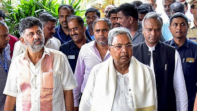 Karnataka chief minister Siddaramaiah, deputy chief minister DK Shivakumar, with Congress MLAs in Bengaluru. (PTI/Representative image) Karnataka chief minister Siddaramaiah, deputy chief minister DK Shivakumar, with Congress MLAs in Bengaluru. (PTI/Representative image)
