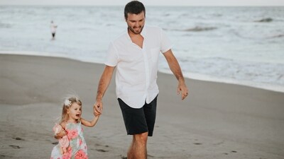 Island hopping in Goa: Explore the Island hopping activity on e-bikes at a destination like Goa that sounds fun, chilling and adventurous at the same time to witness the hidden islands with your dad. Hop on for a tour to explore Divar and Vanxim islands also known as Goa’s paradise surrounded by mangroves on your e-bicycles. On the twisty lanes of Divar Islands, see the 1000-year-old Saptakoteshwar temple, You can sail through the backwaters on a motorboat after arriving at the Vanxim Islands by ferry. To top off your time with your father, you will be served a traditional supper and given the option of participating in fishing and crab-catching activities. The lip-smacking and authentic seafood will surely make your father feel good. (Carly Rae Hobbins on Unsplash) Island hopping in Goa: Explore the Island hopping activity on e-bikes at a destination like Goa that sounds fun, chilling and adventurous at the same time to witness the hidden islands with your dad. Hop on for a tour to explore Divar and Vanxim islands also known as Goa’s paradise surrounded by mangroves on your e-bicycles. On the twisty lanes of Divar Islands, see the 1000-year-old Saptakoteshwar temple, You can sail through the backwaters on a motorboat after arriving at the Vanxim Islands by ferry. To top off your time with your father, you will be served a traditional supper and given the option of participating in fishing and crab-catching activities. The lip-smacking and authentic seafood will surely make your father feel good. (Carly Rae Hobbins on Unsplash)