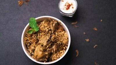 A culinary journey in Hyderabad: If food is the key to your father's heart, surprise him by taking him on an evening street food tour of Hyderabad. You and your father will enjoy some delicious local cuisine and Hyderabadi specialities when you set off on this wonderful culinary journey. From delectable biryanis and kebabs to the sweetness of simple, elegant desserts with tea, Hyderabad has it all. The tour begins at Toli Chowki with some incredible biryani variations and concludes at Shankarpali-Hyderabad Road with an original pairing of Osmania biscuits and tea. Don’t forget to pack some Karachi biscuits on your way back home. (Raman on Unsplash) A culinary journey in Hyderabad: If food is the key to your father's heart, surprise him by taking him on an evening street food tour of Hyderabad. You and your father will enjoy some delicious local cuisine and Hyderabadi specialities when you set off on this wonderful culinary journey. From delectable biryanis and kebabs to the sweetness of simple, elegant desserts with tea, Hyderabad has it all. The tour begins at Toli Chowki with some incredible biryani variations and concludes at Shankarpali-Hyderabad Road with an original pairing of Osmania biscuits and tea. Don’t forget to pack some Karachi biscuits on your way back home. (Raman on Unsplash)