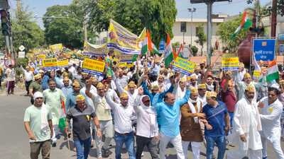 Protesting clerks hold a protest in Karnal on Sunday. (HT photo)