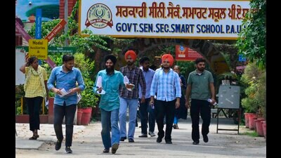 Students appeared for naib tehsildar examination at 27 centres in Ludhiana on Sunday. (Manish/HT) Students appeared for naib tehsildar examination at 27 centres in Ludhiana on Sunday. (Manish/HT)