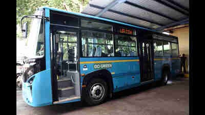 The Navi Mumbai Municipal Transport (NMMT) is set to induct 100 electric buses, all air-conditioned (Bachchan Kumar/ HT Photo) The Navi Mumbai Municipal Transport (NMMT) is set to induct 100 electric buses, all air-conditioned (Bachchan Kumar/ HT Photo)