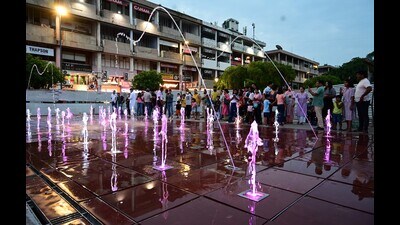 The new floor fountain installed at Sector 17 plaza in Chandigarh. (Keshav Singh//HT) The new floor fountain installed at Sector 17 plaza in Chandigarh. (Keshav Singh//HT)