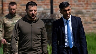 Britain's Prime Minister, Rishi Sunak along with Ukraine's President, Volodymyr Zelensky. (via Reuters)