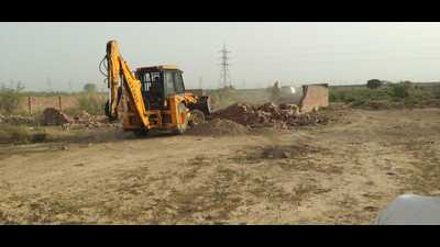 Over the past week, the PDA has raided properties in Bakshi Modha, Damupur, Devghat, Peepalgaon and other areas of Prayagraj district where Atiq’s aides have carried out plotting. (Sourced) Over the past week, the PDA has raided properties in Bakshi Modha, Damupur, Devghat, Peepalgaon and other areas of Prayagraj district where Atiq’s aides have carried out plotting. (Sourced)
