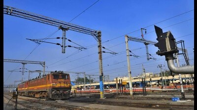 These trains would complete a total of 99 rounds, ferrying passengers to their destinations. (HT Photo)