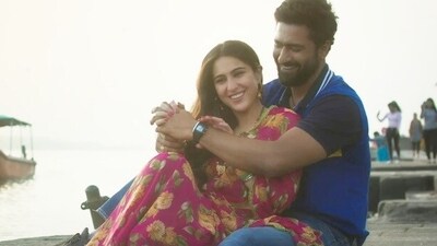 Sara Ali Khan and Vicky Kaushal in a still from Zara Hatke Zara Bachke. Sara Ali Khan and Vicky Kaushal in a still from Zara Hatke Zara Bachke.