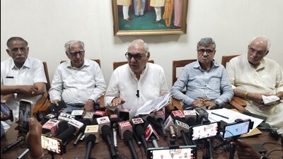 Former chief minister and leader of Opposition Bhupinder Singh Hooda addresses a press meet in Rohtak on Tuesday. (Manoj Dhaka/HT)