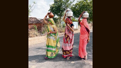 Heatwaves across swathes of Bihar and Uttar Pradesh have killed over 100 people. (AP) Heatwaves across swathes of Bihar and Uttar Pradesh have killed over 100 people. (AP)
