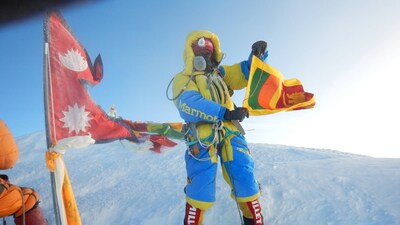 Jayanthi on the summit of Everest (8848m) on 21 May 2016. ( Photo Credit Sherpa Ang Karma) Jayanthi on the summit of Everest (8848m) on 21 May 2016. ( Photo Credit Sherpa Ang Karma)
