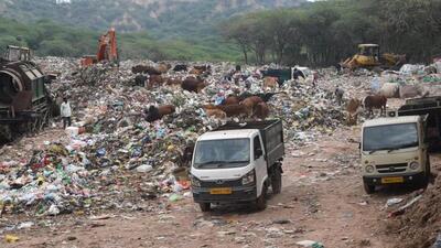 Panchkula MC chief also told officials to ensure only one gate at the landfill to prevent entry of new garbage. (HT Photo)