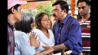 The high court bench of Justice Pankaj Jain passed the order on the plea from Sanjay Popli in which it was submitted that on humanitarian grounds he be allowed to meet his wife on the first death anniversary of his son. (HT File Photo)