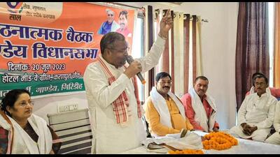 Union minister Annapurna Devi and BJP legislature party leader Babulal Marandi at a party meeting in Gandey assembly seat on Tuesday. (HT Photo)