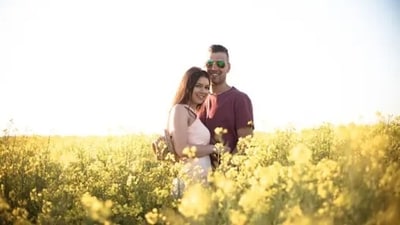 Lack of confidence or being too self-conscious: Confidence is attractive, and being overly self-conscious can undermine your flirting efforts. Embrace your true self, be comfortable in your own skin, and project confidence without being arrogant. (Unsplash)