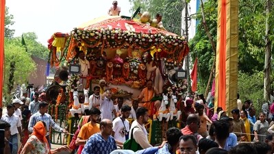 Devotees taking out Jagannath Yatra at sector 31 in Chandigarh on Tuesday. The city traffic police diverted the movement of vehicles at seven key points in the city in view of Sri Jagannath Rath Yatra and advised residents to take alternate routes to avoid traffic snarls. (HT Photo/Keshav Singh) Devotees taking out Jagannath Yatra at sector 31 in Chandigarh on Tuesday. The city traffic police diverted the movement of vehicles at seven key points in the city in view of Sri Jagannath Rath Yatra and advised residents to take alternate routes to avoid traffic snarls. (HT Photo/Keshav Singh)