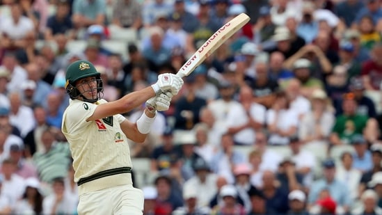 Cummins, however, put the pressure right back on England with some assistance from Lyon in the next few overs as he tonked Root around for runs. &nbsp;(AFP)