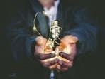 10 tips to enhance creativity and brush aside those mid-week blues (Photo by Riccardo Annandale on Unsplash)
