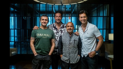 (L-R) Sonu Nigam, Sulaiman Merchant, Sameer Anjaan and Salim Merchant (Photo: Harkiran Bhasin) (L-R) Sonu Nigam, Sulaiman Merchant, Sameer Anjaan and Salim Merchant (Photo: Harkiran Bhasin)