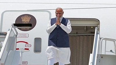 PM Modi in US: Prime Minister Narendra Modi greets upon his arrival in New York on Tuesday. This is the first leg of his official State visit to the United States. (Narendra Modi Twitter) PM Modi in US: Prime Minister Narendra Modi greets upon his arrival in New York on Tuesday. This is the first leg of his official State visit to the United States. (Narendra Modi Twitter)