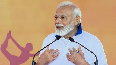 Prime Minister Narendra Modi, who is presently on his maiden state visit to the United States, led the celebrations of International Yoga Day at the United Nations (UN) Headquarters in New York today. People from more than 180 countries joined the PM for the Yoga Day programme. This year the theme of Yoga Day is 'Yoga For Vasudhaiva Kutumbakam' i.e. Yoga for the welfare of all in the form of 'One World-One Family'. (ANI) Prime Minister Narendra Modi, who is presently on his maiden state visit to the United States, led the celebrations of International Yoga Day at the United Nations (UN) Headquarters in New York today. People from more than 180 countries joined the PM for the Yoga Day programme. This year the theme of Yoga Day is 'Yoga For Vasudhaiva Kutumbakam' i.e. Yoga for the welfare of all in the form of 'One World-One Family'. (ANI)