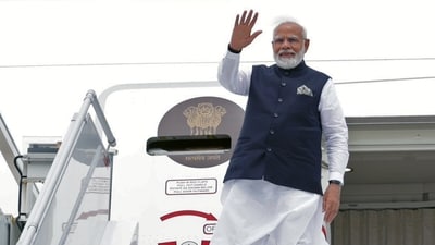 Prime Minister Narendra Modi arrived in Washington DC on Wednesday on the second leg of his maiden state visit to the United States after overseeing a special Yoga session on the lawns of the United Nations headquarters in New York City. (ANI) Prime Minister Narendra Modi arrived in Washington DC on Wednesday on the second leg of his maiden state visit to the United States after overseeing a special Yoga session on the lawns of the United Nations headquarters in New York City. (ANI)
