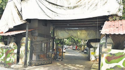Mumbai, India - June 21, 2023 : Police Security removed Maharashtra EX CM and Shivsena Uddhav Balasaheb Thackeray Chief Uddhav Thackeray at Matoshree, Bandra, in Mumbai, India, on Wednesday, June 21, 2023. (Photo by Vijay Bate/HT Photo) Mumbai, India - June 21, 2023 : Police Security removed Maharashtra EX CM and Shivsena Uddhav Balasaheb Thackeray Chief Uddhav Thackeray at Matoshree, Bandra, in Mumbai, India, on Wednesday, June 21, 2023. (Photo by Vijay Bate/HT Photo)