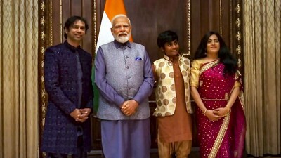 PM Modi in US: PM Modi meets Grammy Award-winning Indian-American singer Falguni Shah (Falu) and her family, in New York, US. (PTI) PM Modi in US: PM Modi meets Grammy Award-winning Indian-American singer Falguni Shah (Falu) and her family, in New York, US. (PTI)